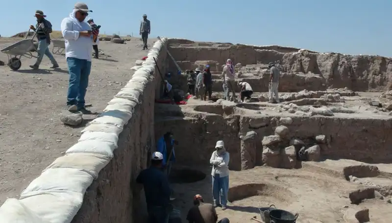 Kilis'teki Oylum Höyük Kazıları: Sıcak Havalara Rağmen Arkeolojik Keşifler Devam Ediyor