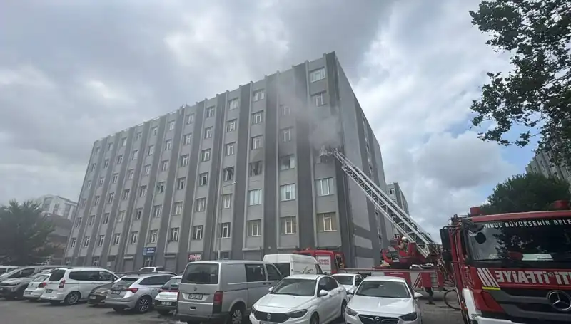 Çorap İmalathanesinde Meydana Gelen Yangın, Şehirde Büyük Korkuya Neden Oldu