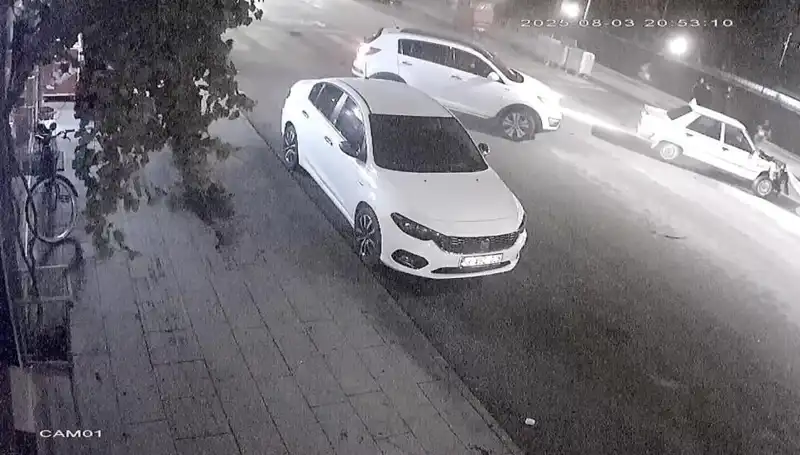 Yayalara Yol Vermek İsteyen Sürücü Feci Kaza Geçirdi: Olayın Detayları Şok Edici!