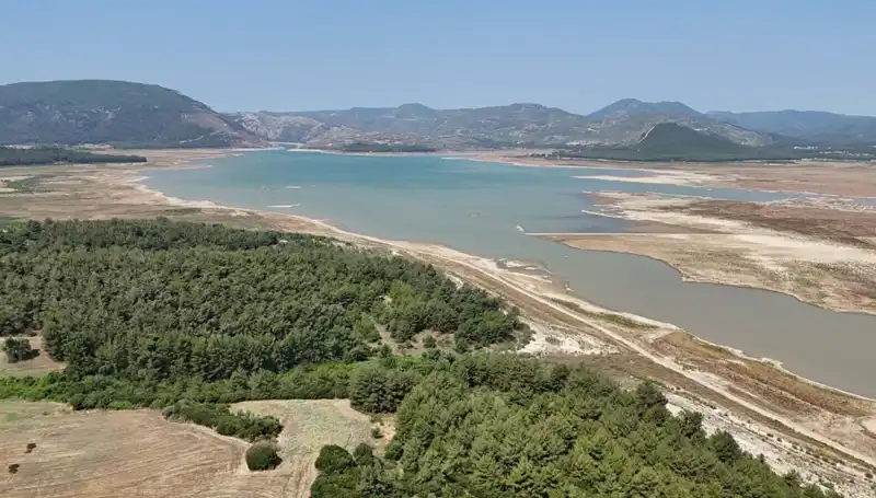 İzmir’de Emlak Piyasasında Tehlike Çanları: Yüzde 50’lik Düşüş Alarm Veriyor