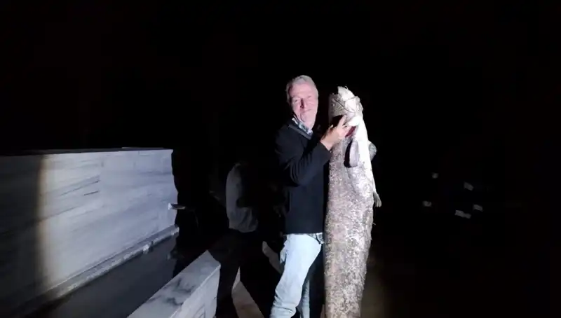 Barajda Yakaladığı Balıkla Şaşkınlık Yaratan Balıkçı