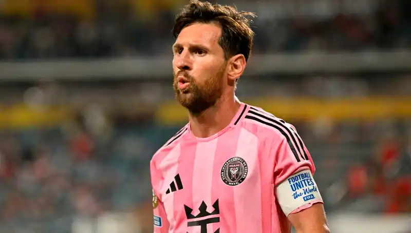 Messi, Yeni Takımında Beraberlikle Başladı: Son Dakika Şutu Direkten Döndü
