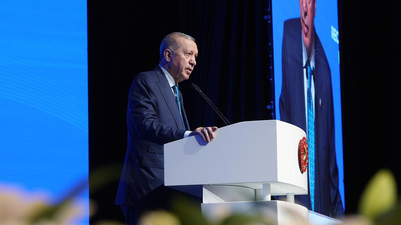 Cumhurbaşkanı Erdoğan, 1381 engelli öğretmenin atamasını müjdeledi