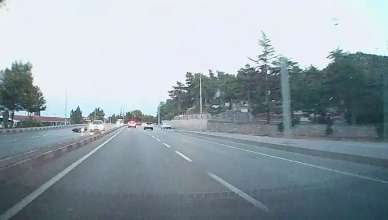 Otomobil ile Motosiklet Çarpıştı: Yoğun Trafikte Korkutan Kaza