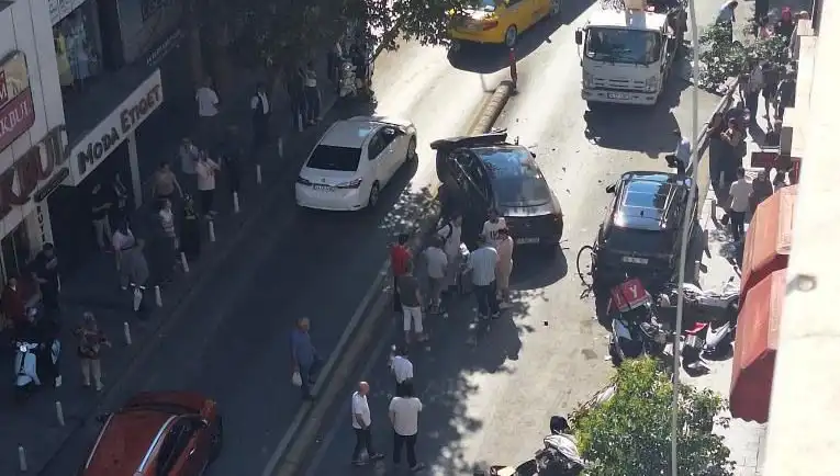 İranlı Sürücünün Yolda Yarattığı Kaos Kazalarla Sona Erdi