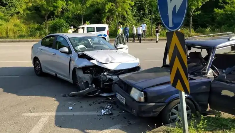 Görele'de Feci Kaza: Sürücü Camdan Fırladı, Herkes Şokta!