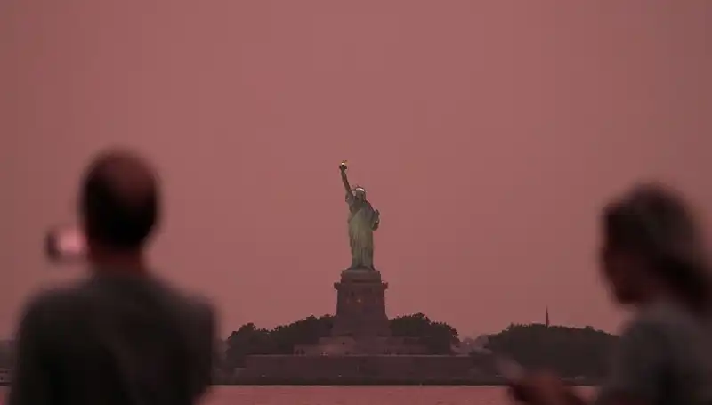 Kanada Orman Yangınları: New York’a Ulaşan Duman Alarmı Verdi