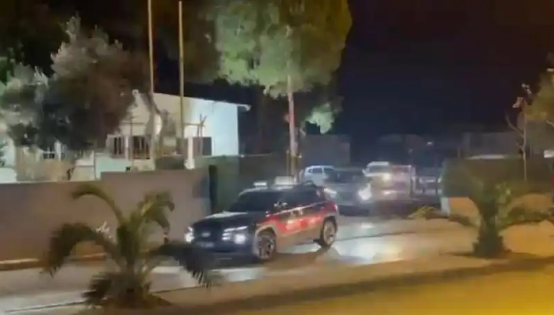 İzmir'de Yüzlerce Polisin Katıldığı Dev Operasyon: 141 Hükümlü Yakalandı