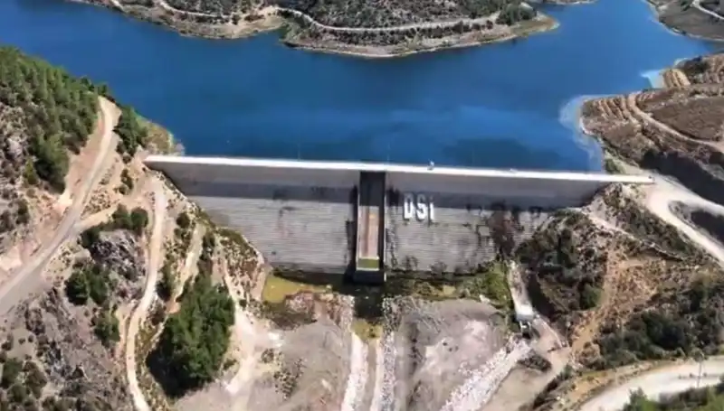 Çeşme'de Su Kesintilerine Son! Yeni Kaynaklarla Su İhtiyacı Karşılanıyor