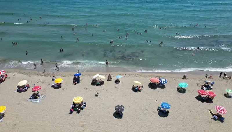 Tekirdağ'da Sıcak Hava Dalgası! Plajlar Dolu, Serinleme Arayışı Başladı