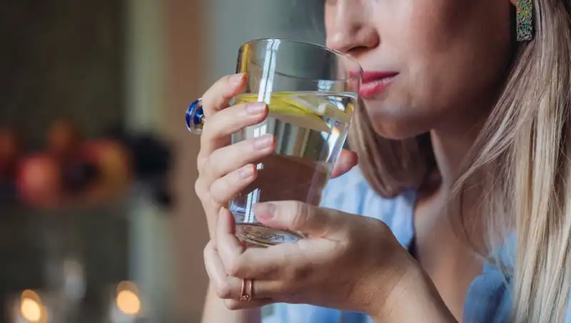 Harvardlı Uzmandan Çarpıcı Açıklama: Limonlu Su Gerçekten Faydalarıyla Mucize Mi?